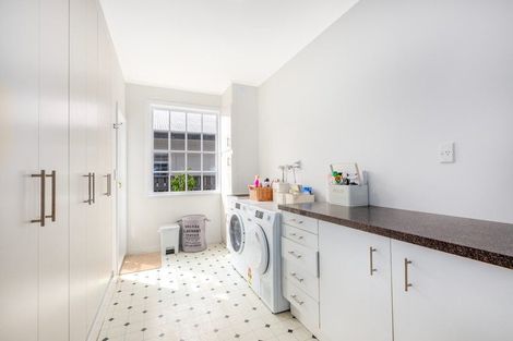 Photo of property in 396 Muritai Road, Eastbourne, Lower Hutt, 5013