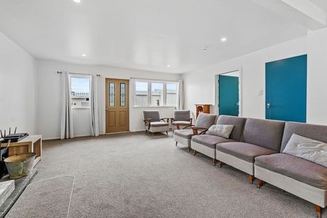 Photo of property in 92 Marine Parade, Otaki Beach, Otaki, 5512