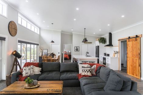 Photo of property in 143e Smith Road, Dannevirke, 4978