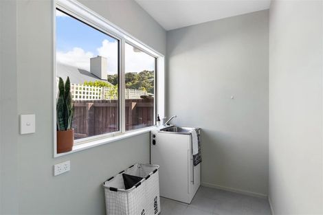 Photo of property in 2/5 Soleares Avenue, Mount Pleasant, Christchurch, 8081