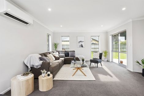 Photo of property in 33 Forest Drive, Parklands, Christchurch, 8083