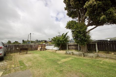 Photo of property in 15 Barrett Road, Whalers Gate, New Plymouth, 4310