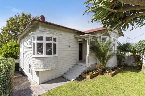 Photo of property in 30 Rutland Road, Stanley Point, Auckland, 0624