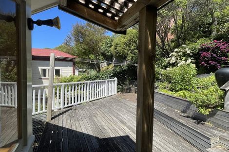 Photo of property in 16 Talavera Terrace, Kelburn, Wellington, 6012