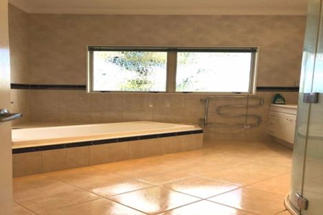 Photo of property in 23 Lansell Drive, East Tamaki Heights, Auckland, 2016