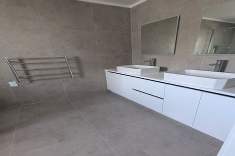 Photo of property in 30 Kervil Avenue, Te Atatu Peninsula, Auckland, 0610