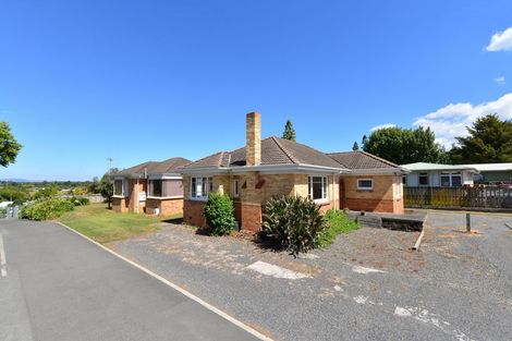 Photo of property in 196 Hillcrest Road, Hillcrest, Hamilton, 3216