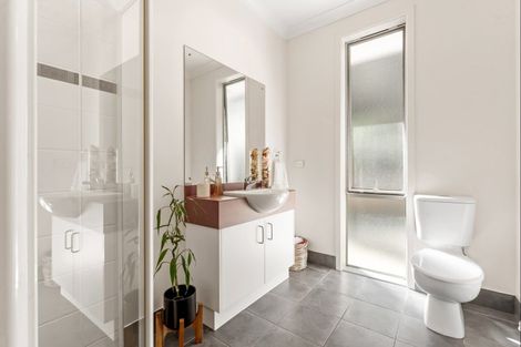 Photo of property in 16 Mccallum Drive, Sandspit, Warkworth, 0982