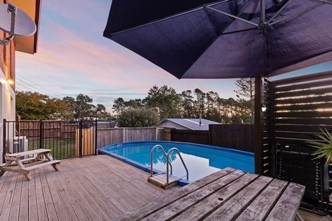 Photo of property in 25 Anich Road, Massey, Auckland, 0614