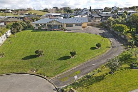 Photo of property in 3 Hillview Place, Feilding, 4702