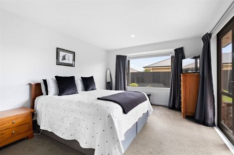 Photo of property in 8 Glen Kerran Close, Broomfield, Christchurch, 8042