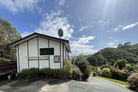 Photo of property in 8 Bushland Grove, Paparangi, Wellington, 6037