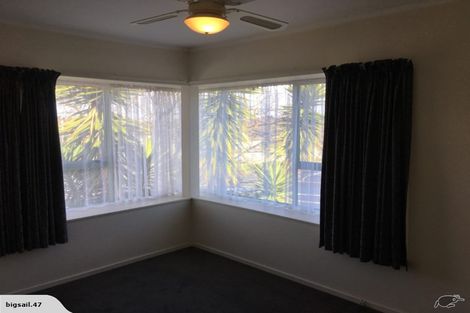 Photo of property in 70 Whitford Road, Botany Downs, Auckland, 2014