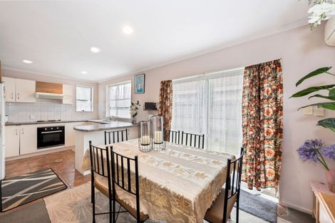 Photo of property in 13 Piriti Place, Weymouth, Auckland, 2103