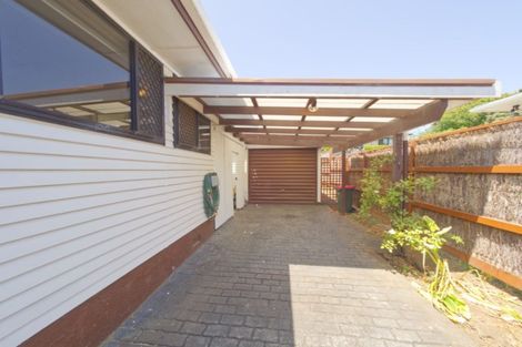 Photo of property in 20 Sullivan Avenue, Mangere Bridge, Auckland, 2022