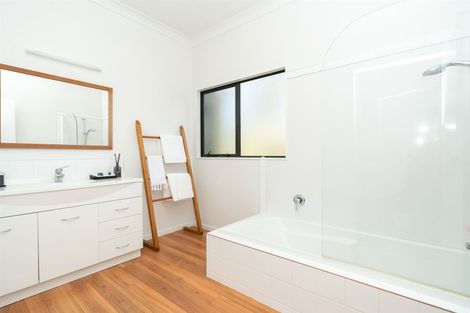 Photo of property in 8b Greenvale Close, Tamahere, Hamilton, 3283