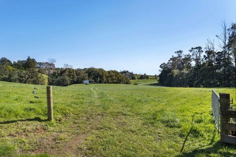 Photo of property in 114 Ackworth Road, Lepperton, New Plymouth, 4373