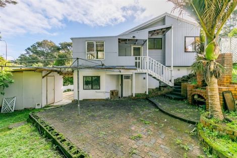 Photo of property in 66 Easton Park Parade, Glenfield, Auckland, 0629
