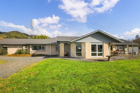 Photo of property in 10 Parker Road, Huntly, 3771