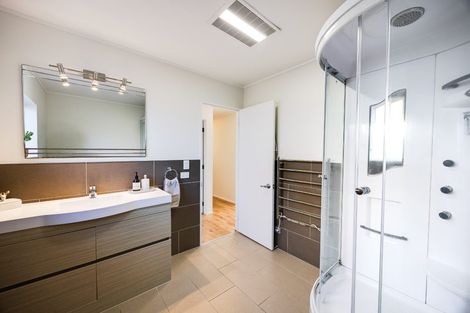Photo of property in 5 Shadon Place, Stanmore Bay, Whangaparaoa, 0932
