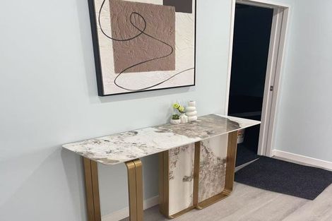 Photo of property in 8 Taipahitini Road, Rosehill, 2113