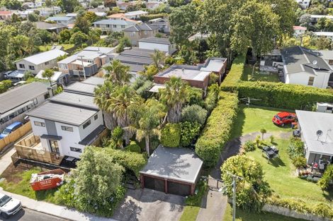 Photo of property in 10 Neptune Avenue, Beach Haven, Auckland, 0626