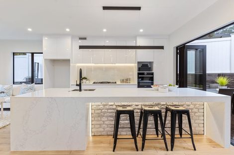 Photo of property in 19a Arosa Place, Forrest Hill, Auckland, 0620