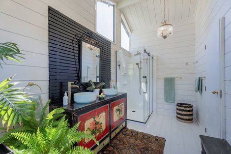 Photo of property in 77 Grange Road, Hahei, Whitianga, 3591