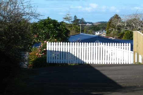Photo of property in 15b Mayfair Place, Westown, New Plymouth, 4310