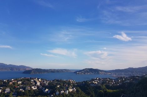 Photo of property in 42 Gurkha Crescent, Khandallah, Wellington, 6035