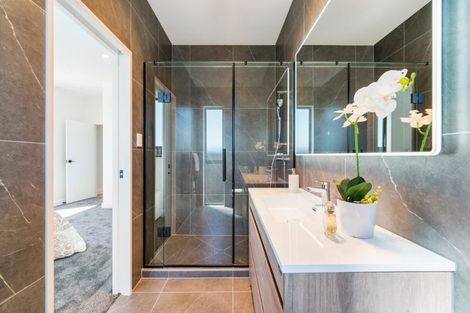 Photo of property in 14 Emerald Avenue, Rosehill, Papakura, 2113