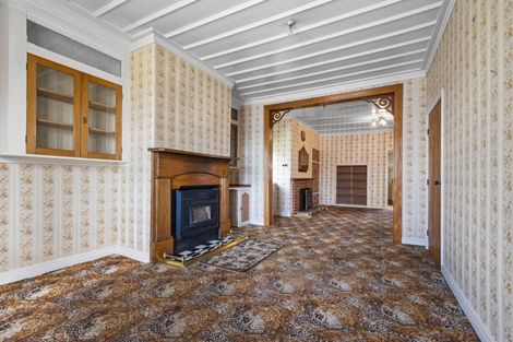 Photo of property in 8 Ross Street, Marton, 4710