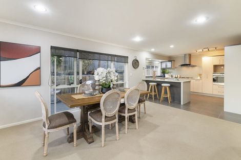 Photo of property in 14 Beros Place, Flat Bush, Auckland, 2016