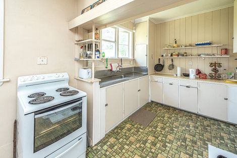 Photo of property in 10 Oturi Road, Waverley, 4510