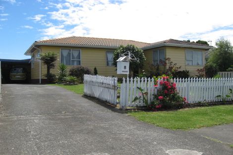 Photo of property in 8 Killington Crescent, Mangere, Auckland, 2022