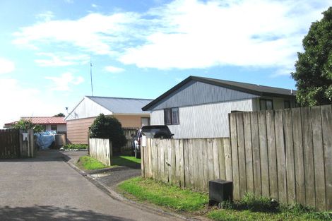 Photo of property in 2/12 Cameron Place, Ranui, Auckland, 0612