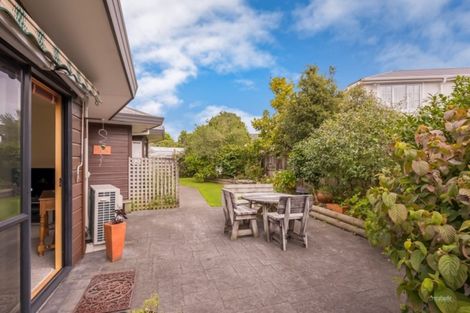 Photo of property in 2/14 Vincent Street, Waterloo, Lower Hutt, 5011
