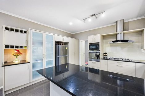 Photo of property in 1 Seresin Crescent, Flat Bush, Auckland, 2016