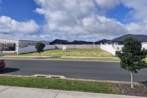 Photo of property in 113 Kaurinui Crescent, One Tree Point, 0118