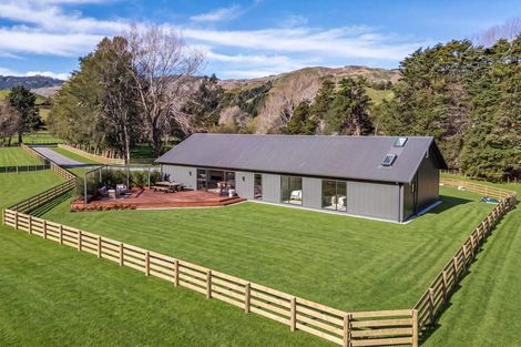 Photo of property in 405a Paekakariki Hill Road, Paekakariki Hill, Porirua, 5381