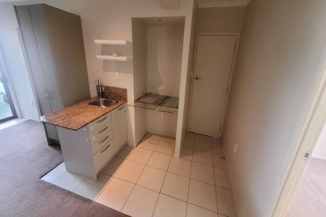 Photo of property in 33 Surf Road, Stanmore Bay, Whangaparaoa, 0932