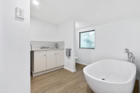 Photo of property in 47 Nevay Road, Miramar, Wellington, 6022