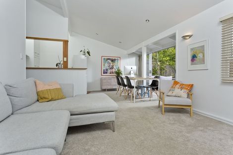 Photo of property in 5/6 Bond Crescent, Forrest Hill, Auckland, 0620