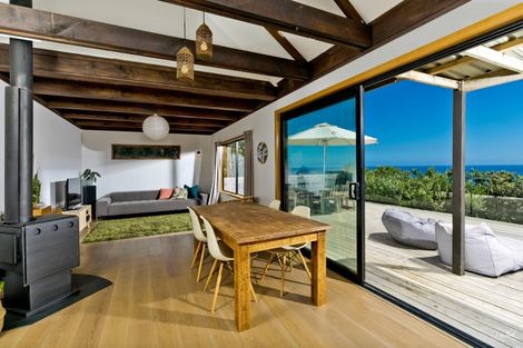 Photo of property in 38 Waitea Road, Muriwai, Waimauku, 0881