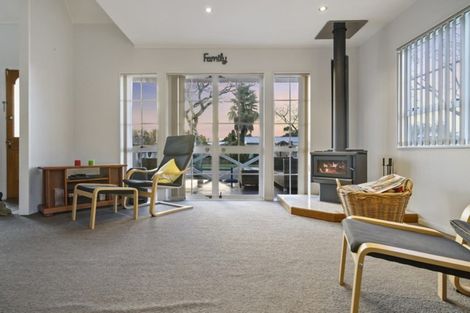 Photo of property in 8 Evanda Crescent, Conifer Grove, Takanini, 2112