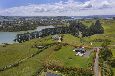 Photo of property in 239 Hills Road, Raglan, 3295