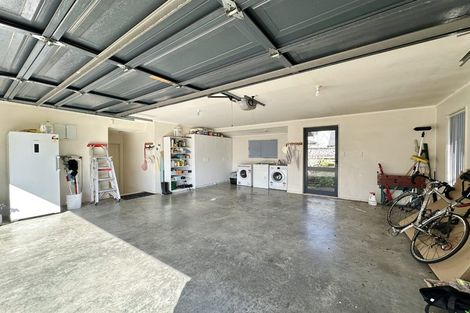 Photo of property in 5 Birkinshaw Grove, Riverstone Terraces, Upper Hutt, 5018