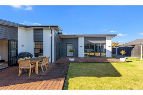 Photo of property in 11 Westpark Boulevard, Rangiora, 7400