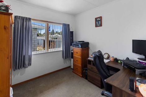 Photo of property in 16 Ongo Road, Hunterville, 4730