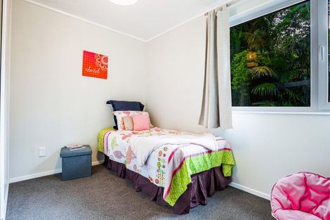 Photo of property in 15 Arde Place, Massey, Auckland, 0614
